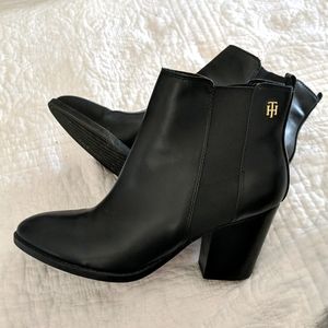 Tommy Hilfiger Back Boots Size 10